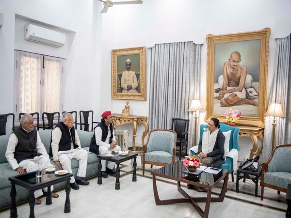 L to R: SP spokesperson Rajendra Chaudhary, SP leader Ahmed Hassan, Former CM Akhilesh Yadav, and UP Governor Anandiben Patel. (Picture credit: SP's official twitter account)