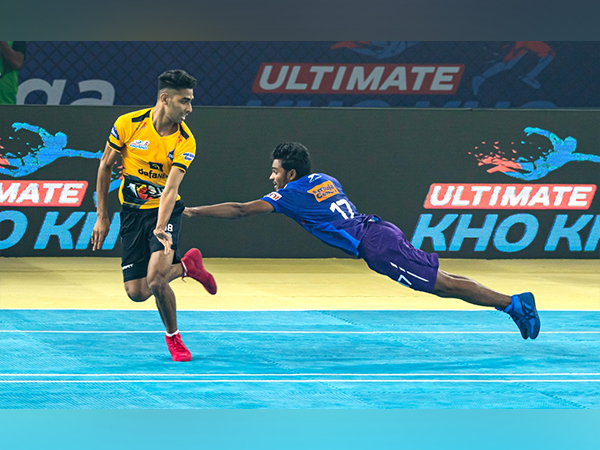 Gujarat and Mumbai teams in action. (Photo- UKK)