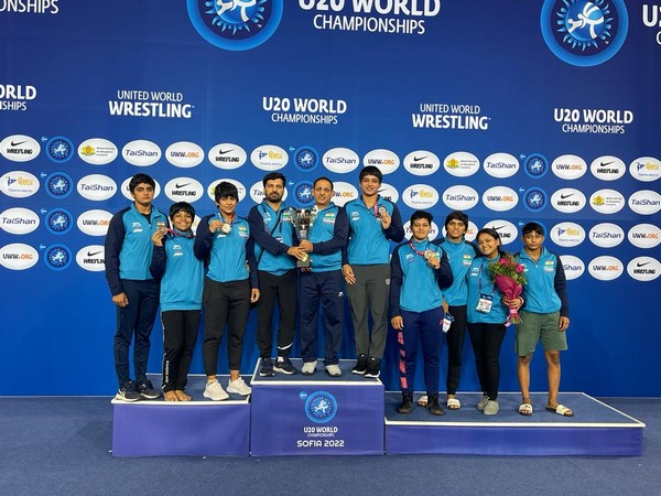 Indian team after finishing runners-up in Junior World Wrestling Championship 2022 (Image: WFI)