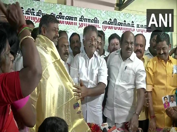 O Panneerselvam, met his supporters, at his residence in Chennai on Thursday. (ANI/photo)