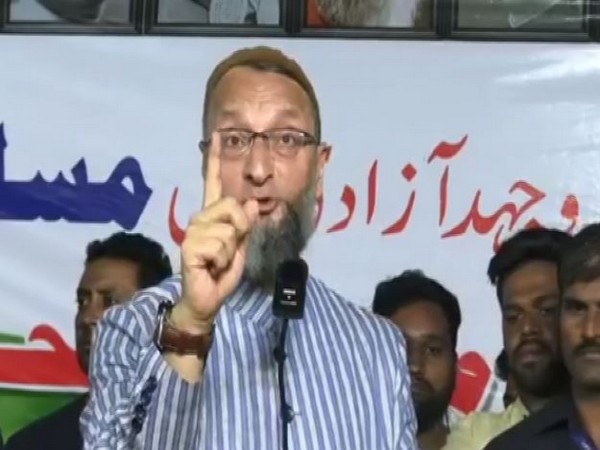 Asaduddin Owaisi in Mehbubnagar (File photo/ANI)