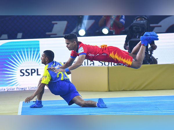 Players in action. (Photo- UKK)