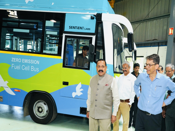 Union Minister of State Jitendra Singh unveils India's first indigenously developed hydrogen fuel cell bus in Pune (Picture credit: PIB)