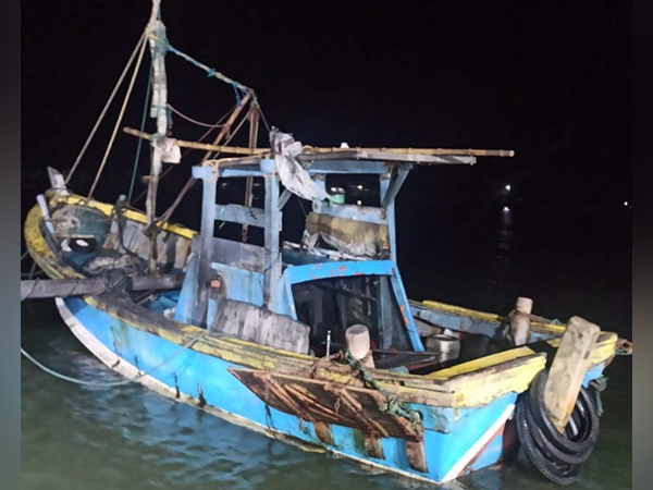 10 Indian fishermen arrested for 'illegal fishing' in Sri Lankan waters (Photo Source: Srilankan fishermen association)