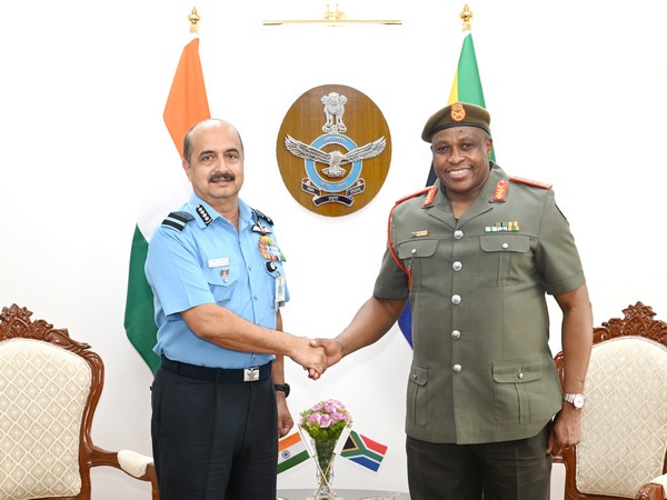 Air Chief Marshal VR Chaudhari discusses defence cooperation with South African Army Chief (Photo: Twitter/@IAF_MCC)