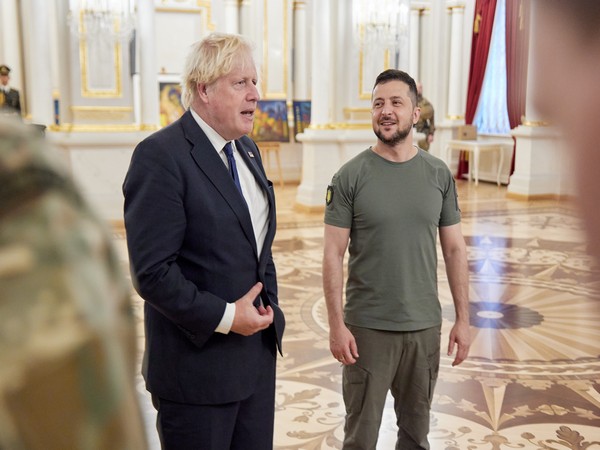 Boris Johnson in Kyiv with Zelenskyy 