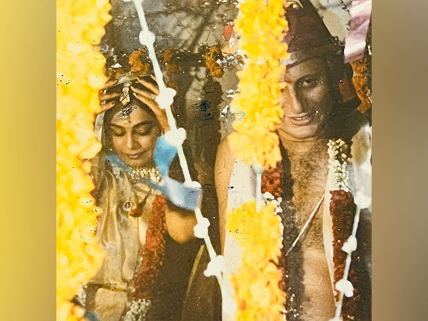 Anupam Kher's wedding picture with Kirron Kher (Image source: Instagram)