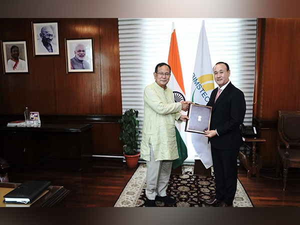 MoS External Affairs Rajkumar Ranjan Singh hands over USD 1 mln to BIMSTEC Secretariat's operational budget  (Photo Credit: Twitter)