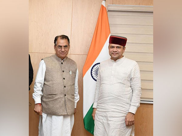 Urban Development Minister of Himachal Pradesh Suresh Bhardwaj meets the Union Railway Minister Ashwini Vaishnaw