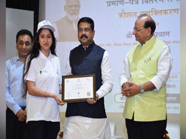Union Minister of Education and Skill Development Dharmendra Pradhan presented certificates to candidates. 