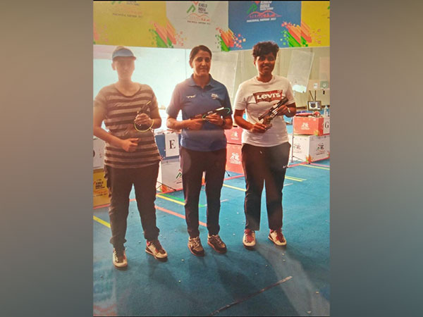 Simranpreet Kaur Brar (silver), Ruby Tomar (gold), Abhidnya Ashok Patil(bronze), (Credit: NRAI)