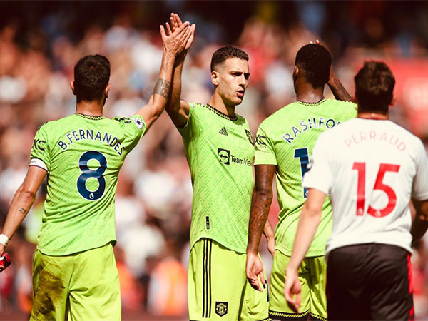Manchester United players celebrate. (Photo- Manchester United Twitter)