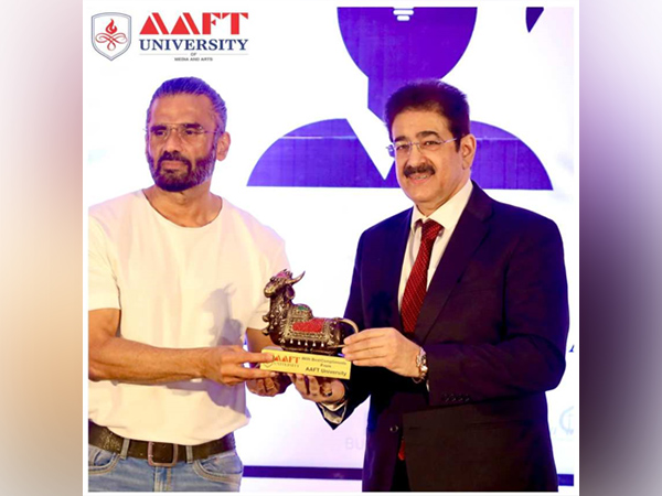 Sandeep Marwah With Suniel Shetty at AAFT University
