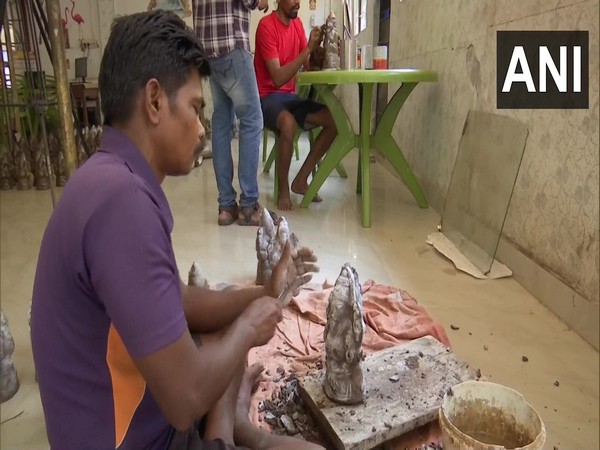Madurai Central Jail prisoners make eco-friendly Lord Ganesha idols ahead of festival (Source: ANI)