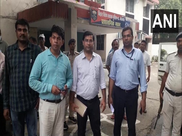 Vigilance dept raids premises of Patna DSP in connection with disproportionate assets case (Photo:ANI)