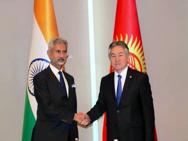 External Affairs Minister S Jaishankar with Kyrgyz FM Jeenbek Kulubaev (Photo Credit: Twitter @DrSJaishankar)