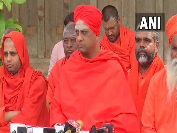 Seers of various religious mutts hold a press conference in Chitradurga (File Photo/ANI)