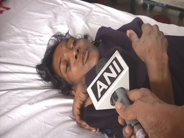 Sunita, who was tortured by suspended BJP leader Seema Patra in whose house she worked as a maid (Photo:ANI)