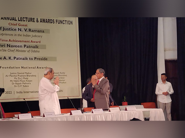 Odisha CM Naveen Patnaik conferred with Lifetime Achievement Award. (Photo/Twitter)