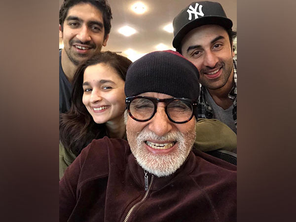 Amitabh Bachchan, Ranbir Kapoor, Ayan Mukerji, Alia Bhatt (Image source: Twitter)