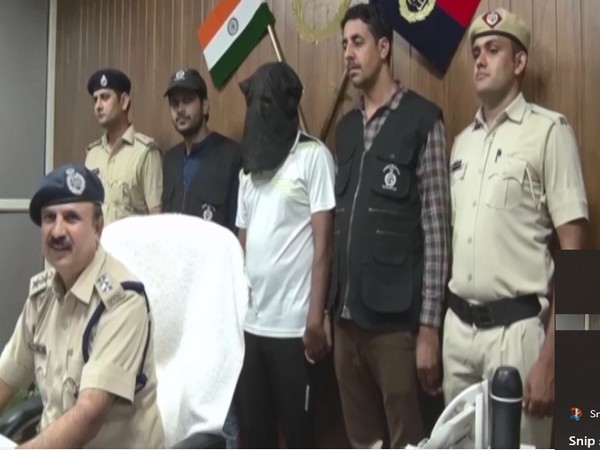 Accused yogesh in custody of Gurugram Police (File photo/ANI)