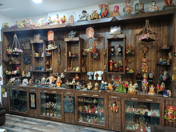 Indore man decorates house with Lord Ganesha idols (Photo:ANI)