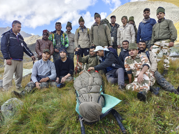 The rescue team after carrying out the rescue mission (Photo/ANI)