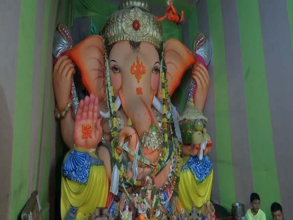Muslim man installs Ganesh idol in Hyderabad (Photo:ANI)