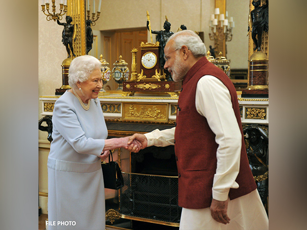 Late Queen Elizabeth II and Prime Minister Narendra Modi (Photo Credit: PM Modi twitter)
