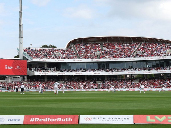 England and South Africa in action (Photo: England Cricket/ Twiiter)