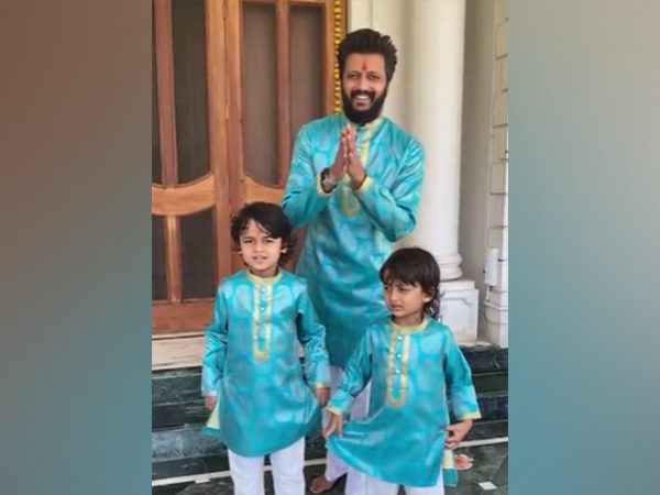 Riteish Deshmukh with sons Riaan and Rahyl