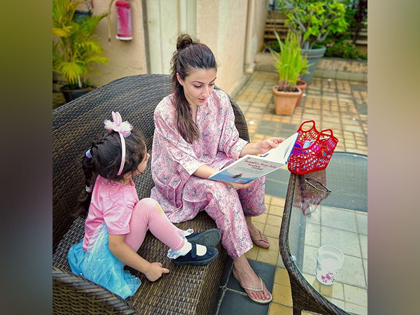 Soha Ali Khan with Inaaya Naumi Kemmu (Image source: Instagram)