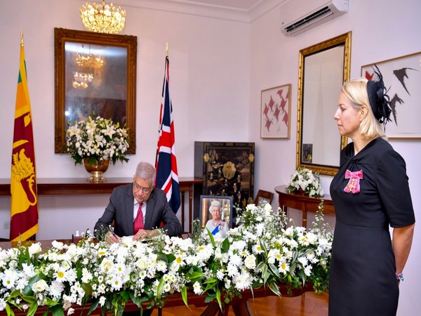 Sri Lankan President Wickremesinghe signing condolence book at the British High Commission in Colombo over demise of Queen Elizabeth (Photo Credit: Twitter)