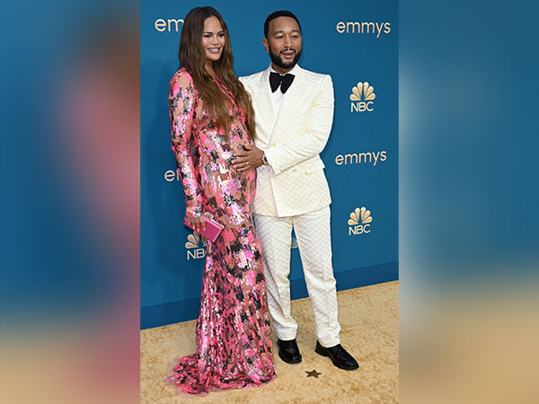 Chrissy Teigen (Image source: Chrissy's Twitter handle)