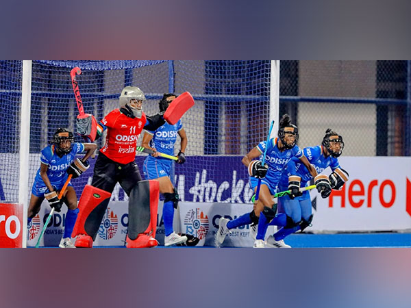 Savita (in red) with Indian team in action (Photo: HI Media)