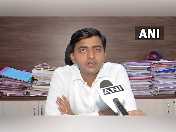 Dist Collector Amol Yedge (ANI/Twitter)