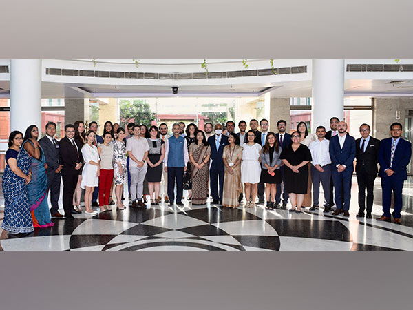 Jaishankar interacts 'young' Mexican diplomats undergoing special course at Sushma Swaraj Institute of Foreign Service in New Delhi (Photo: Twitter/@DrSJaishankar)