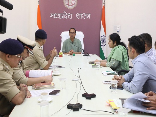 MP CM Shivraj Singh Chouhan chairing 'emergency meeting' after minor abused in private school bus (Photo/ANI) 