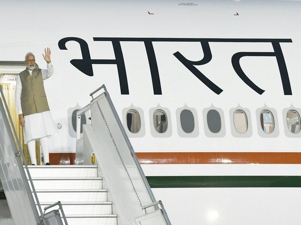 PM Modi emplanes for Uzbekistan to attend SCO Heads of State Summit  (Photo: Twitter/@MEAIndia)