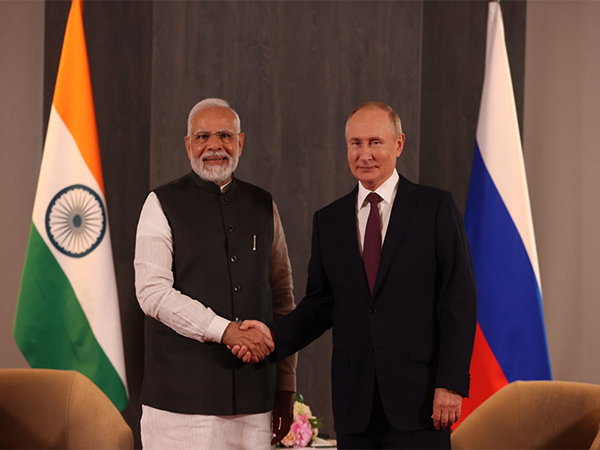 Prime Minister Narendra Modi with Russian President Vladimir Putin (Photo:Twitter/@narendramodi)