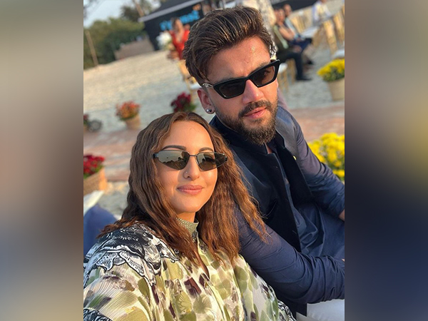 Sonakshi Sinha and Zaheer Iqbal (Image source: Instagram) 