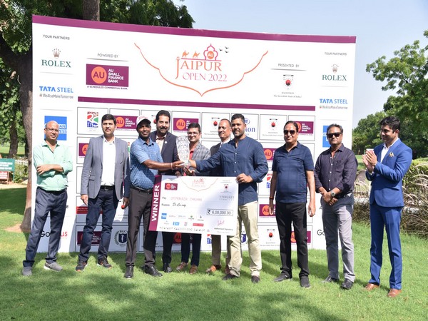 Om Prakash Chouhan after winning Jaipur Open 2022 (Image: PGTI)