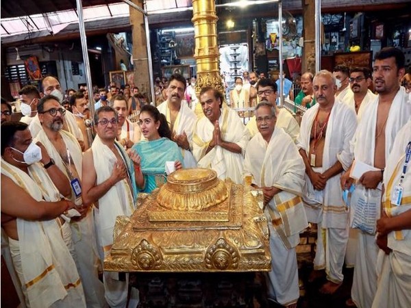 Reliance Industries chairman Mukesh Ambani visits Guruvayur Shri Krishna Temple (Photo/ANI)