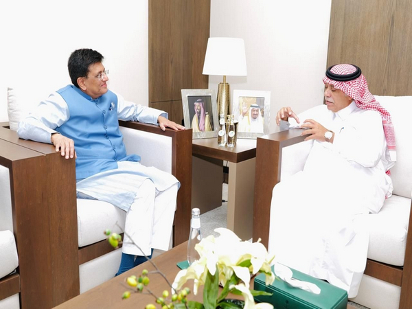 India's Minister of Commerce and Industry Piyush Goyal with his Saudi counterpart Majid bin Abdullah Al-Kassabi. (Photo/twitter/PiyushGoyal)