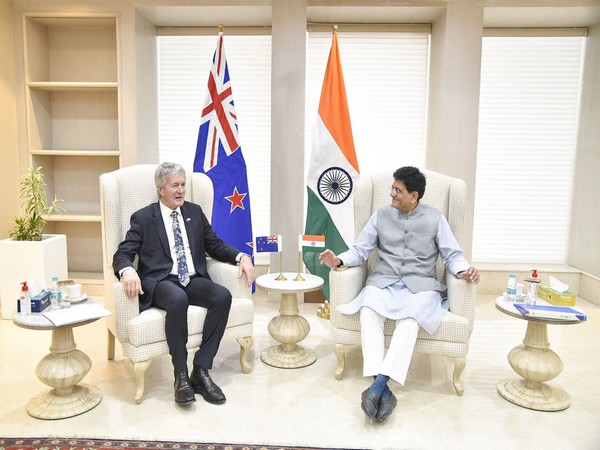 Union Minister of Commerce and Industry Piyush Goyal with New Zealand Minister of Trade and Agriculture, Damien O'connor (Photo: Twitter/Piyush Goyal)