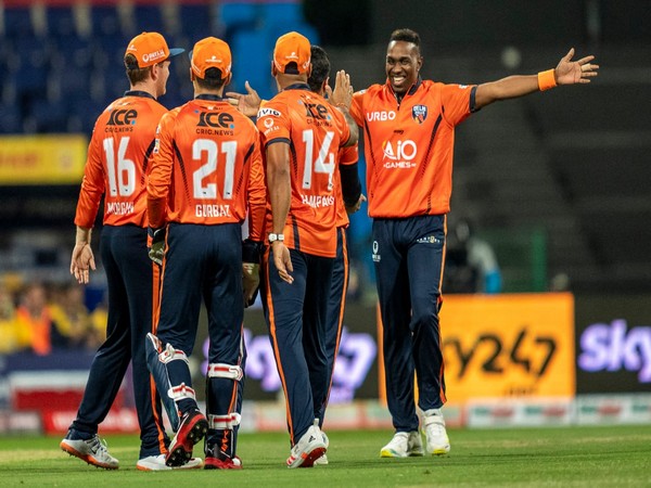 All-rounder Dwayne Bravo in action during Abu Dhabi T10 (Image: Abu Dhabi T10)