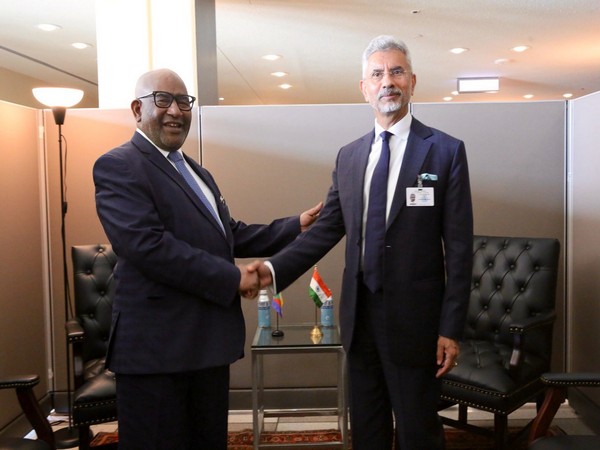 Jaishankar holds discussions with Comoros President Assoumani (Image Credit: Twitter/S Jaishankar)