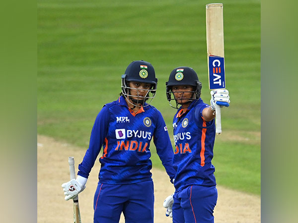 Harmanpreet Kaur raising her bat. (Photo- Wasim Jaffer Twitter)