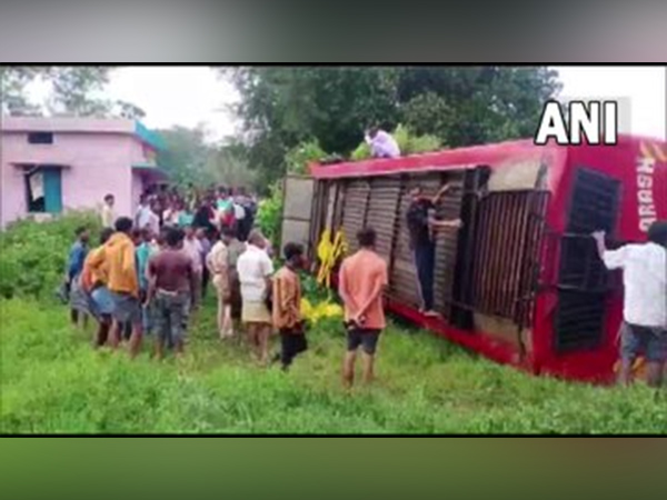 Bus overturned in Jashpur (Photo/ANI) 
