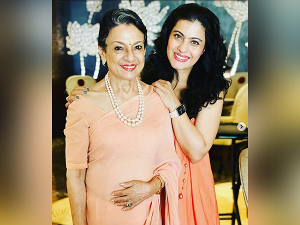 Tanuja with her daughter Kajol (Image Source: Instagram)